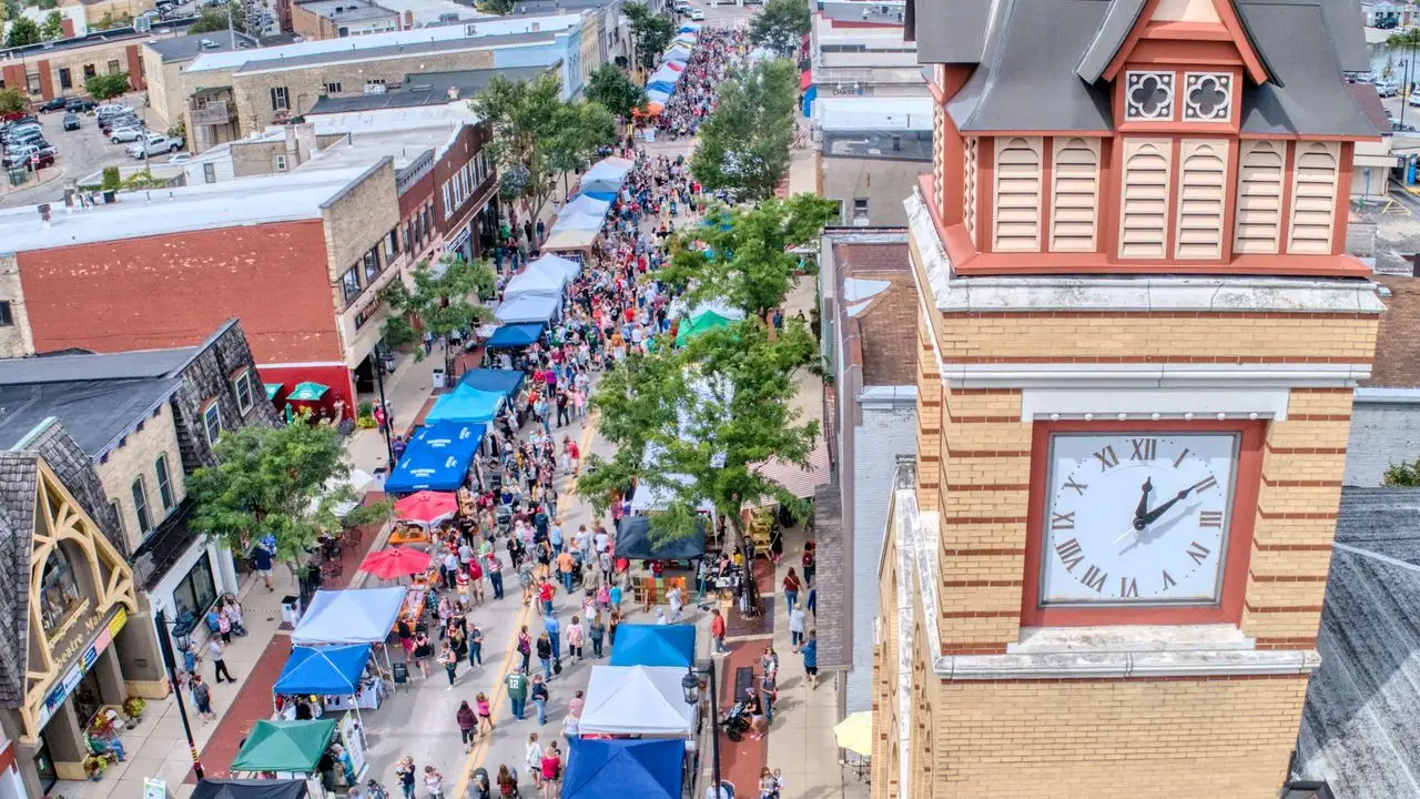 Oconomowoc, WI